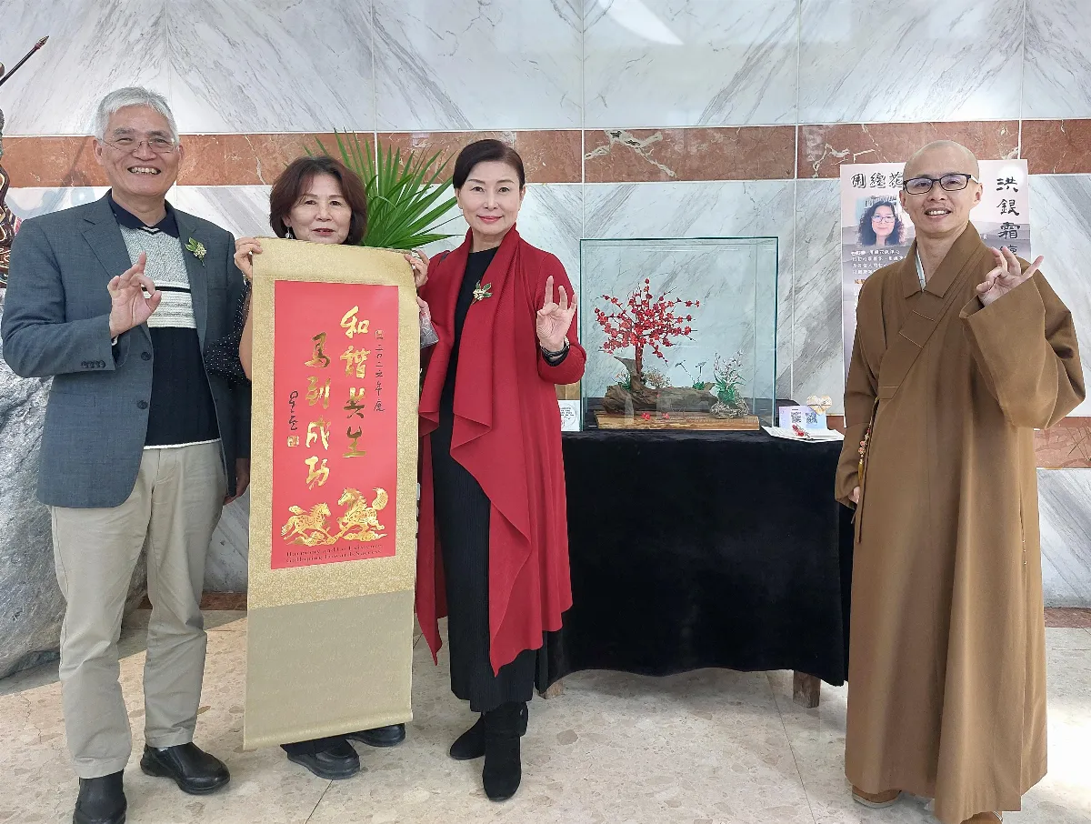 以纏花安住身心 洪銀霜展現南華樂齡教育成果