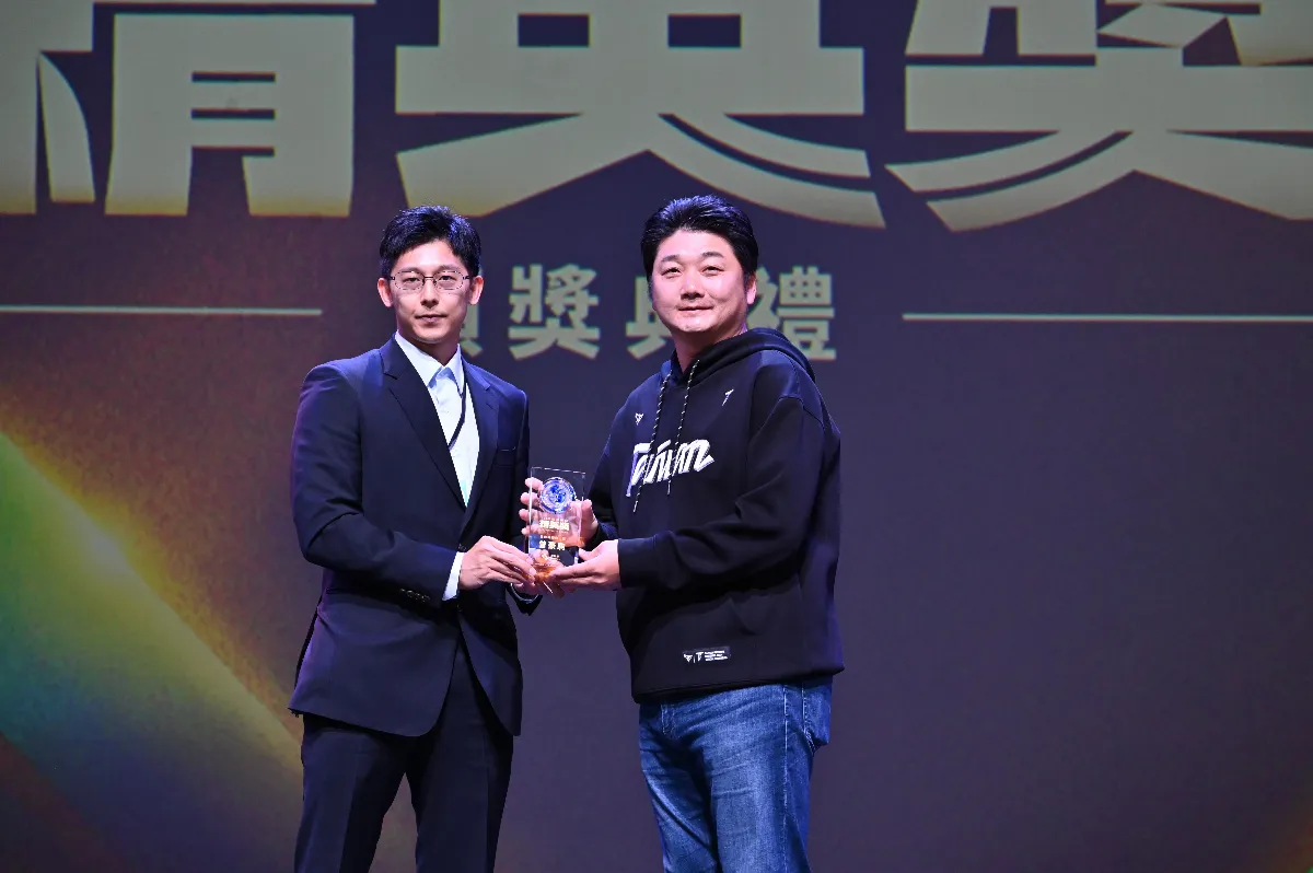 體壇／抱走最佳教練 曾豪駒：胸前的名字是榮耀 