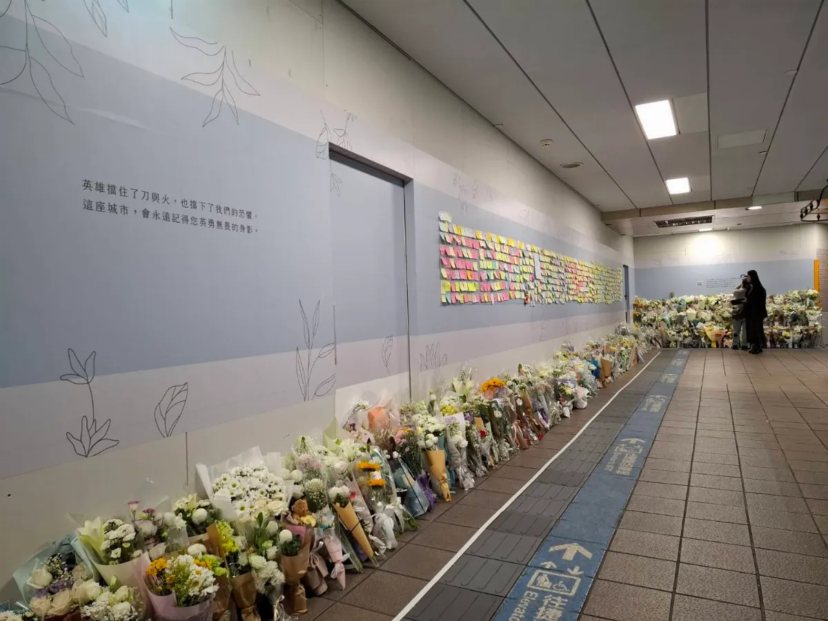 記住英勇無畏的身影 北捷台北車站M7出口設置余家昶悼念牆
