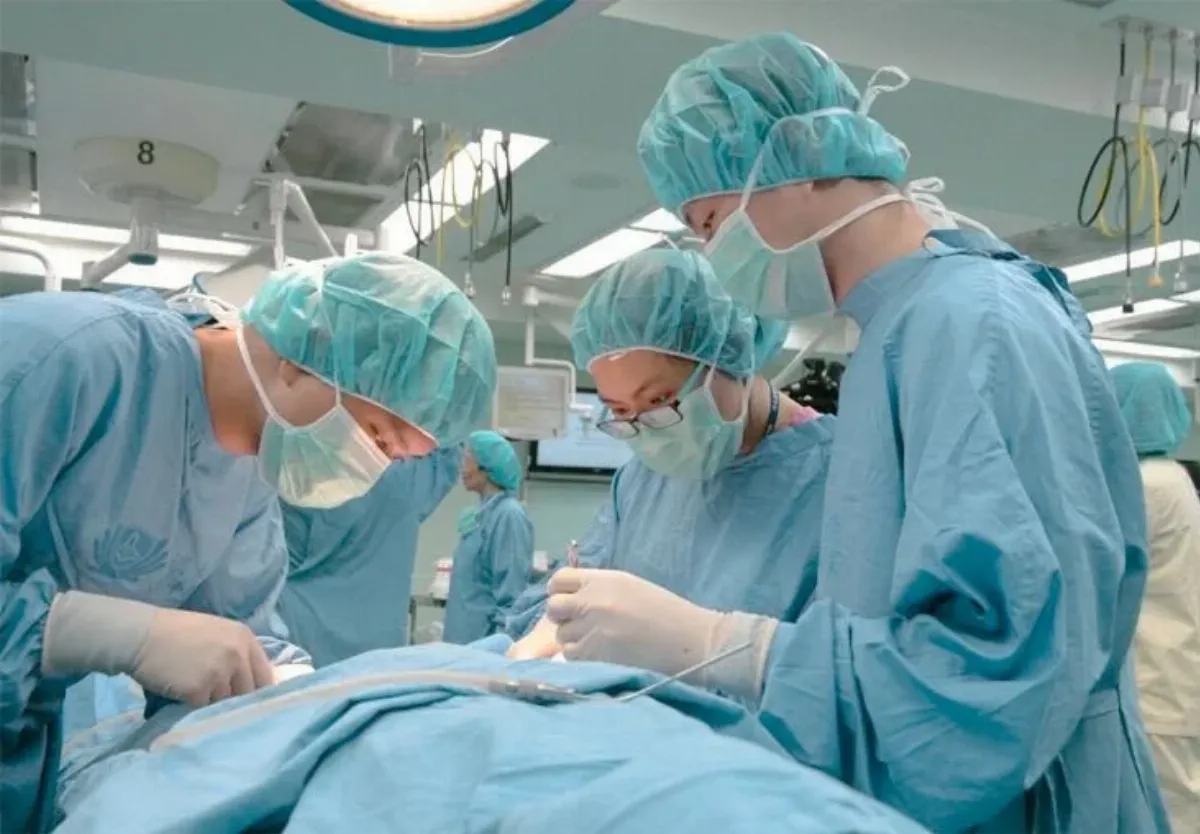 公費醫師制度續辦 115學年清華、中興、中山大學學士後醫各招30人