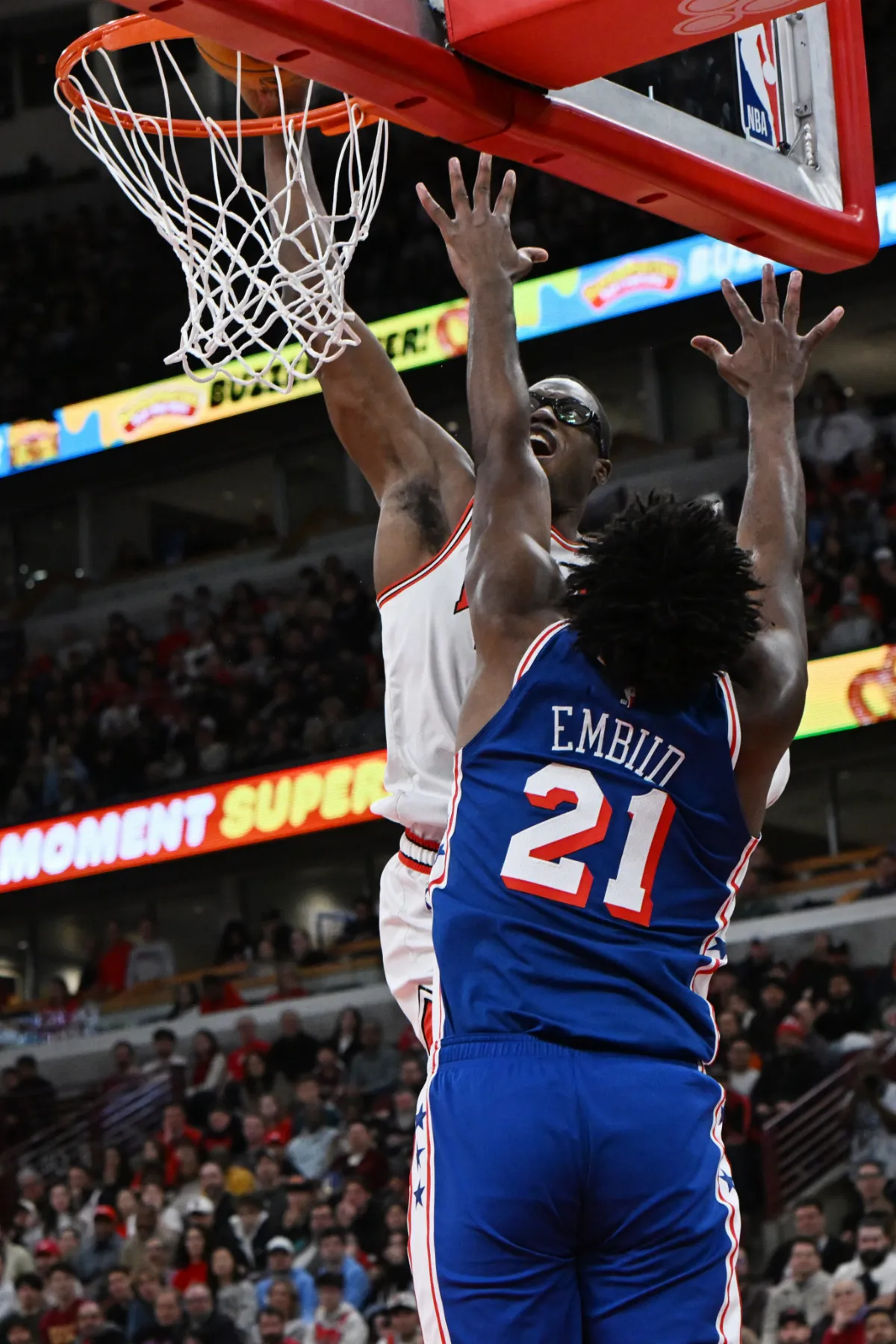 NBA／史密斯隔扣安比德掀高潮 公牛擊敗76人平本季最長5連勝