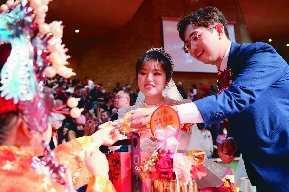 徐雍承、王欣屏  鄭力邦、洪孜樺  普中校友喜結連理