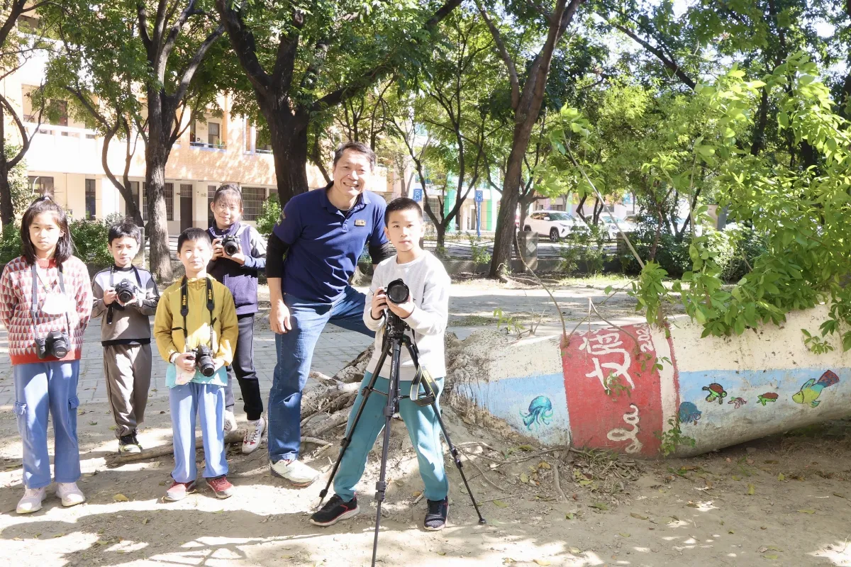 畫筆與鏡頭下的永續教育 暖師領學生打造美感校園
