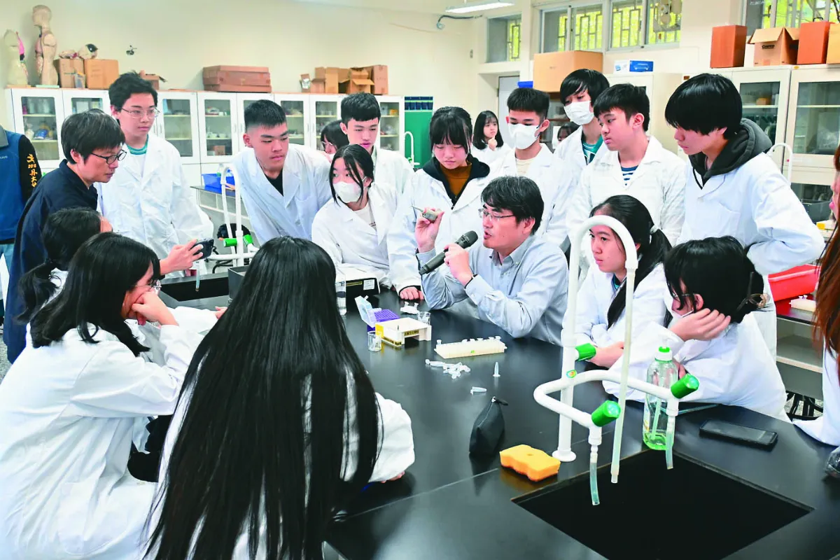 專技制度放寬 大專教師可轉任高中