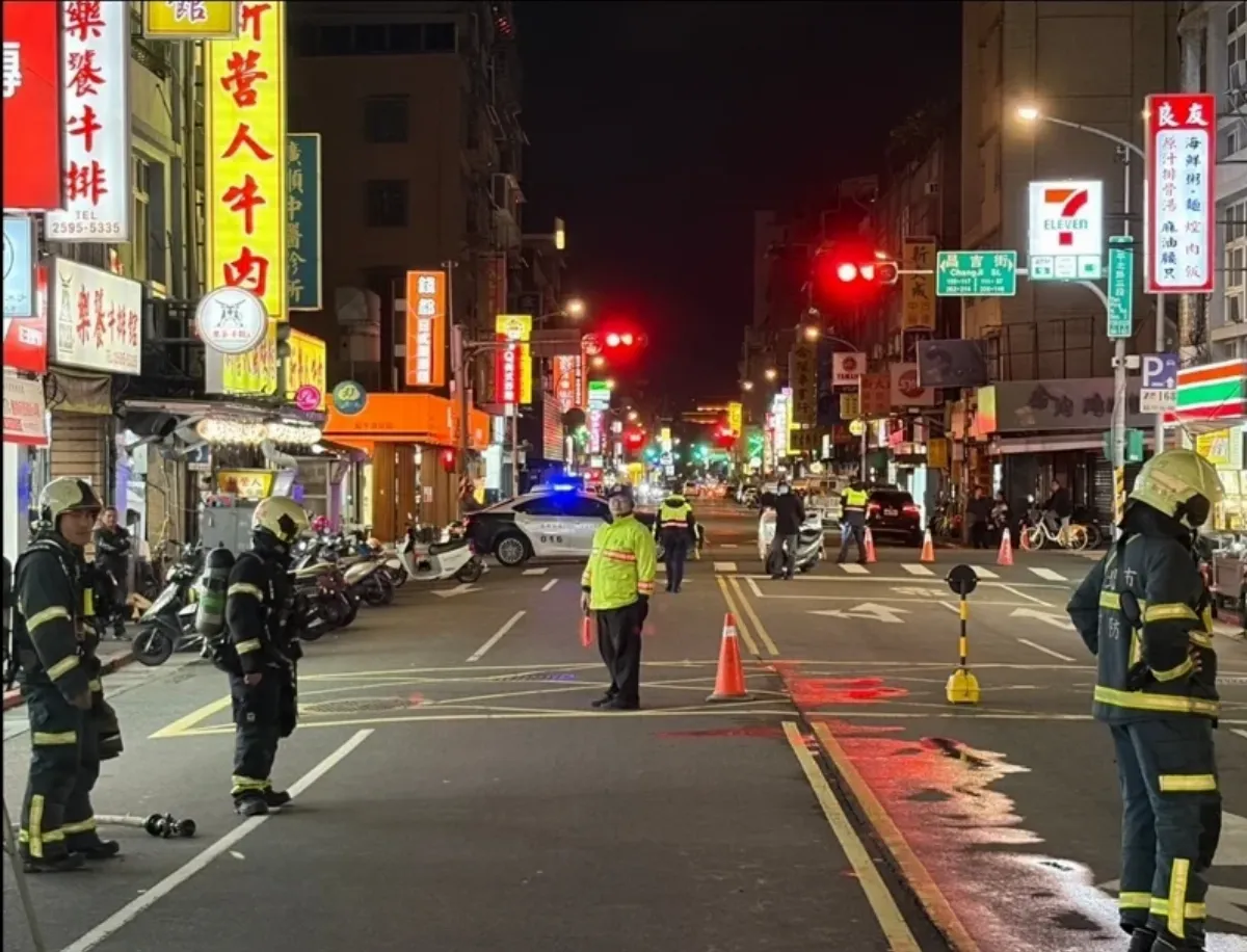 北市延平北路三段傳瓦斯味 晚間緊急開挖封路搶修