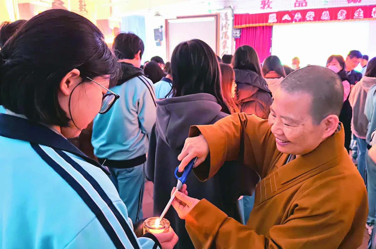祝金榜題名 普門寺為考生點燈