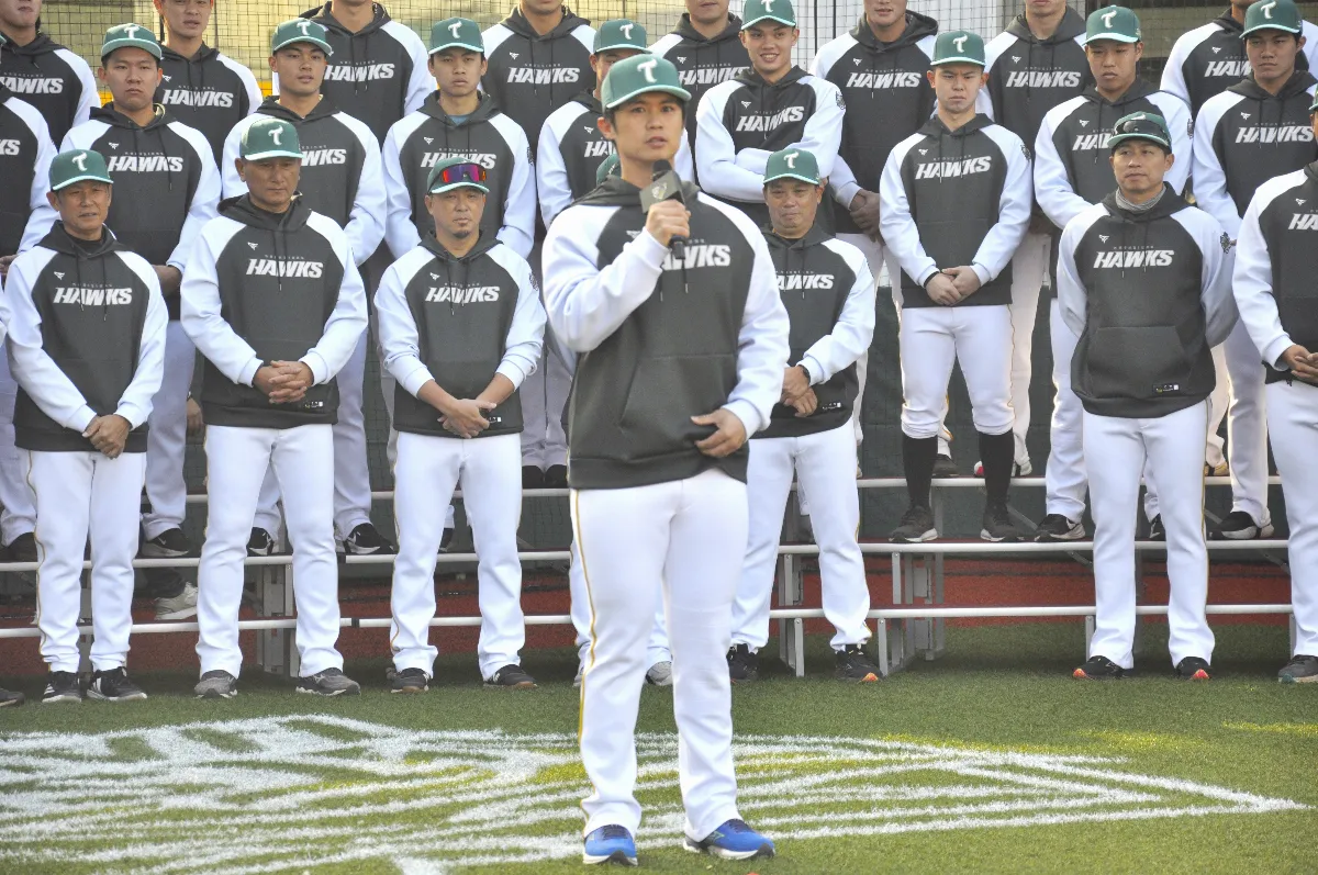 中職／身兼教練帶領學弟 吳明鴻不放棄球員夢