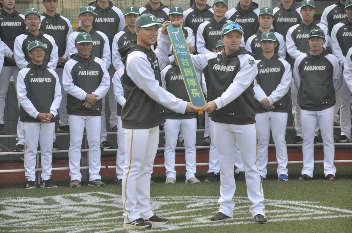 中職／吳念庭首當隊長 目標安打王