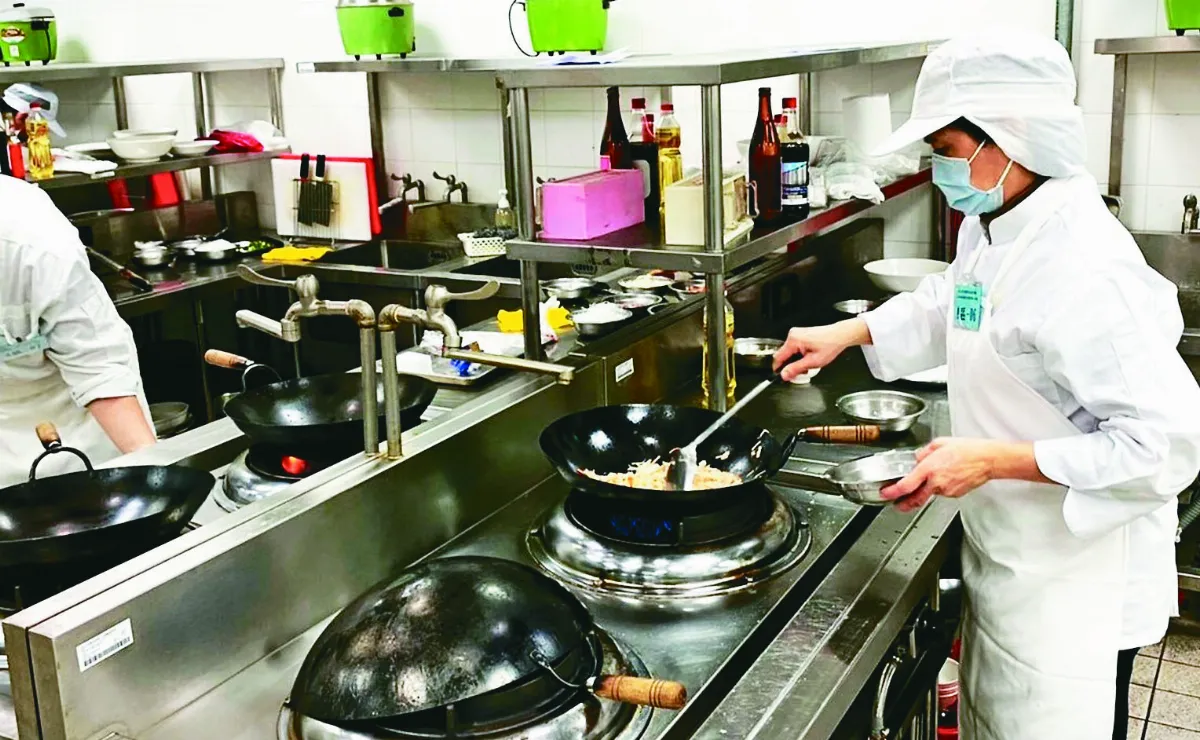 有錢買菜也要有人煮  教團盼提升廚工待遇