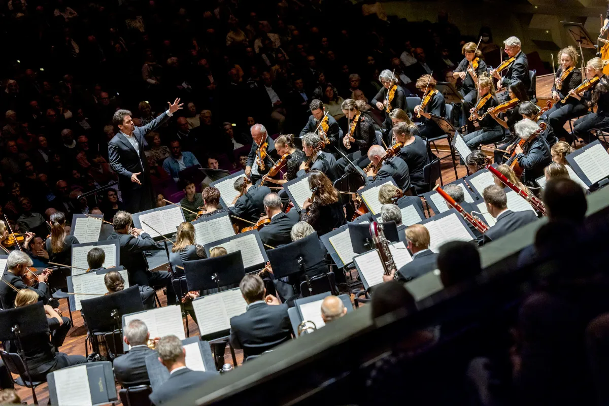 橫跨百年的交響盛宴　從鹿特丹到高雄的音樂對話