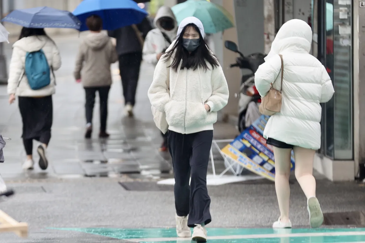 下周明顯轉溼冷 北部、東部連日陰雨