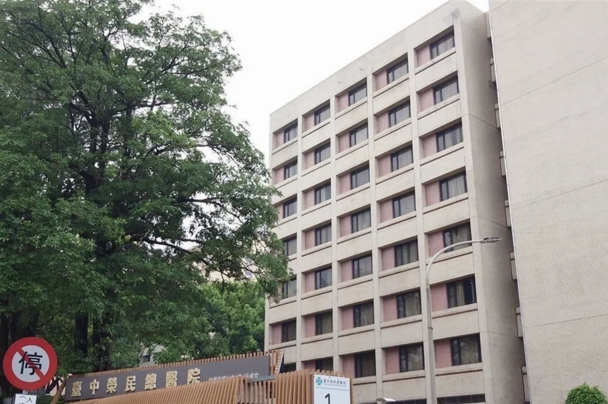 中榮疑讓廠商進手術室執刀 3醫師遭停手術業務