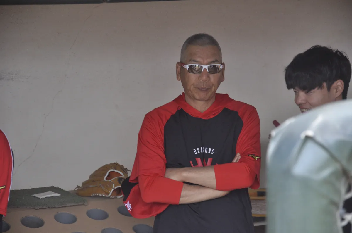 中職／開訓全場最大歡呼聲 古久保披龍袍當潤滑劑