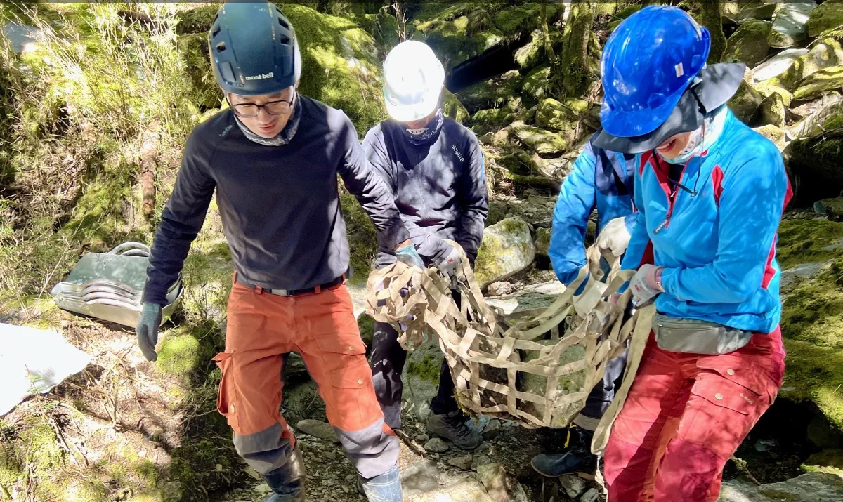雙手與汗水的高山之路　嘉明湖十年手作步道感動人心