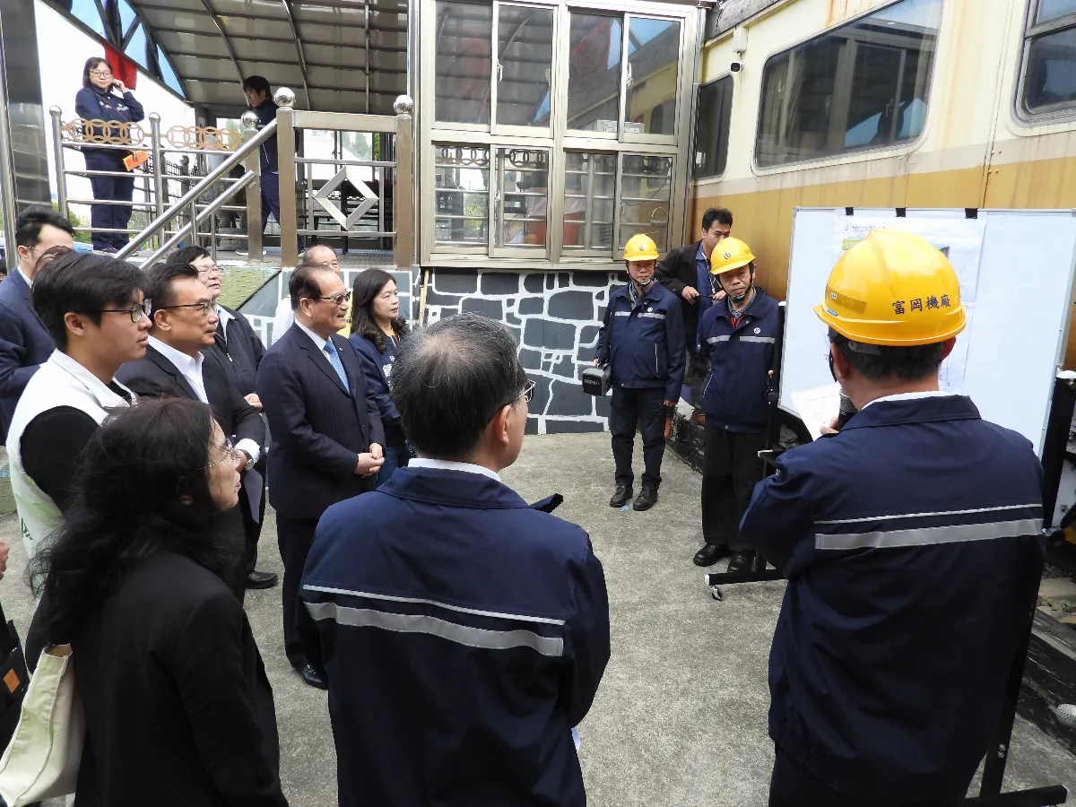 交委會考察富岡車輛基地 EMU3000座椅優化拚明年底完成
