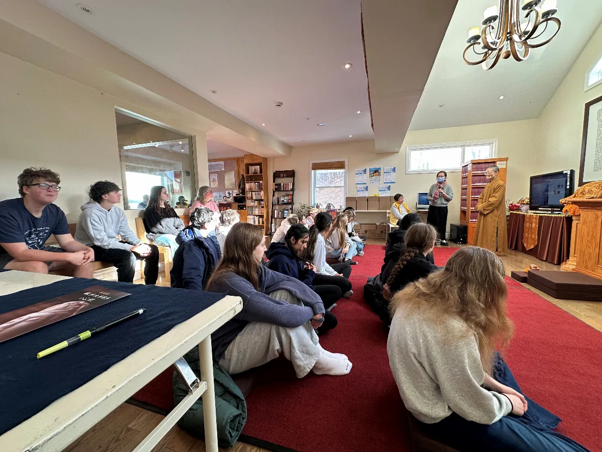 Secondary School Students Visit Fo Guang Shan Waterloo to Experience the Beauty of Buddhist Culture