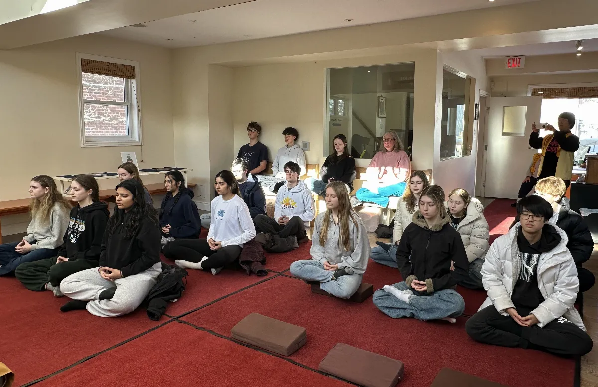 Secondary School Students Visit Fo Guang Shan Waterloo to Experience the Beauty of Buddhist Culture