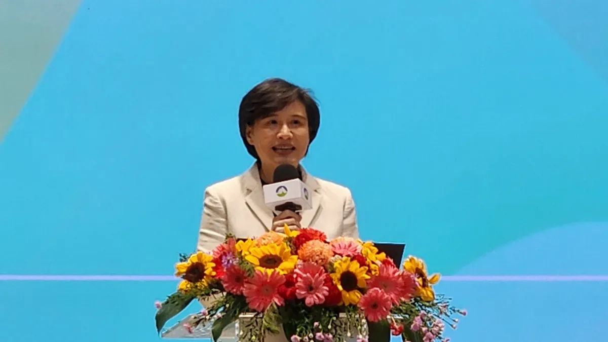 屋頂光電8月上路 鄭麗君：老宅延壽鼓勵設立面型光電