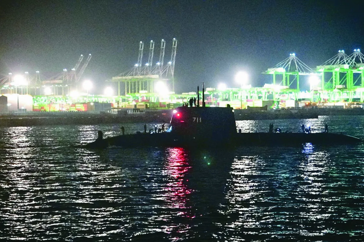 海鯤艦 完成首次潛航測試