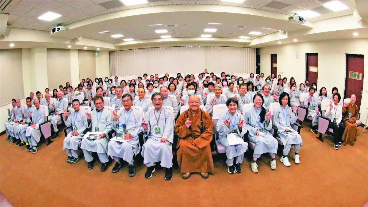 教師禪修啟佛性 養心培慧育英才