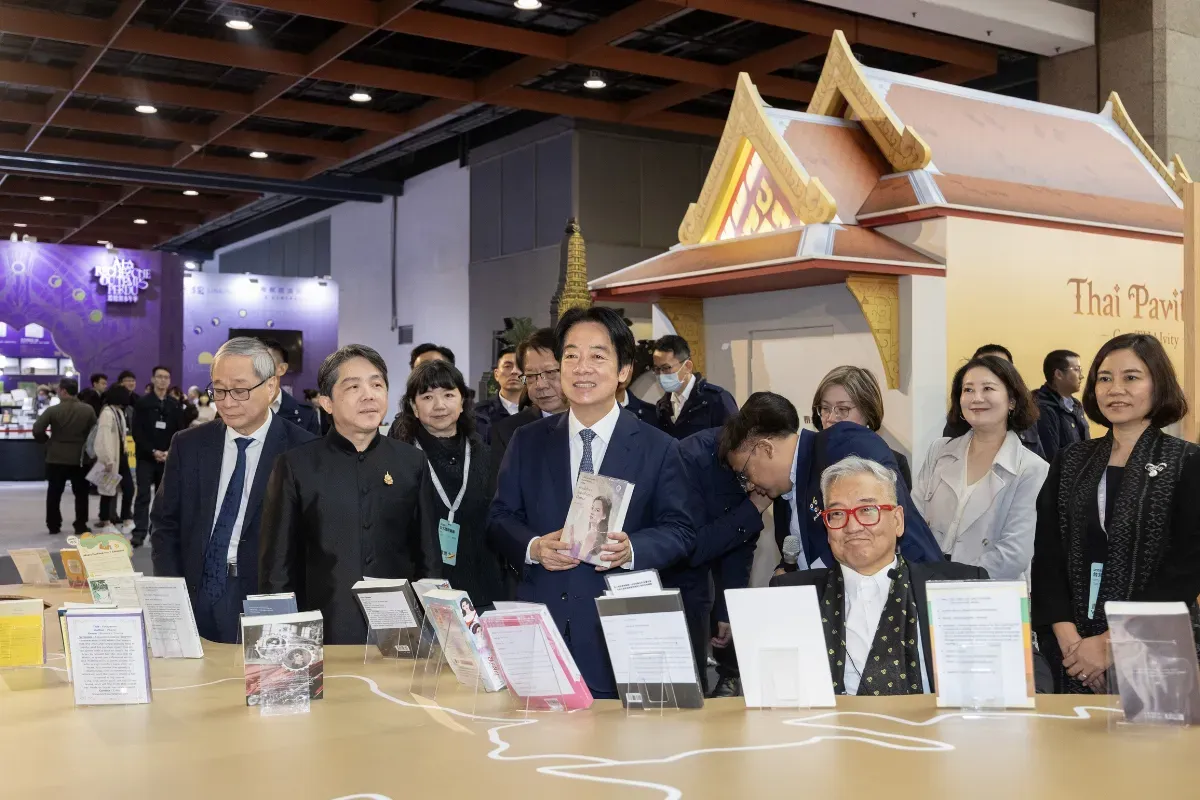 總統稱「找好老師不如找好書」惹議 全教產：向全台教師道歉