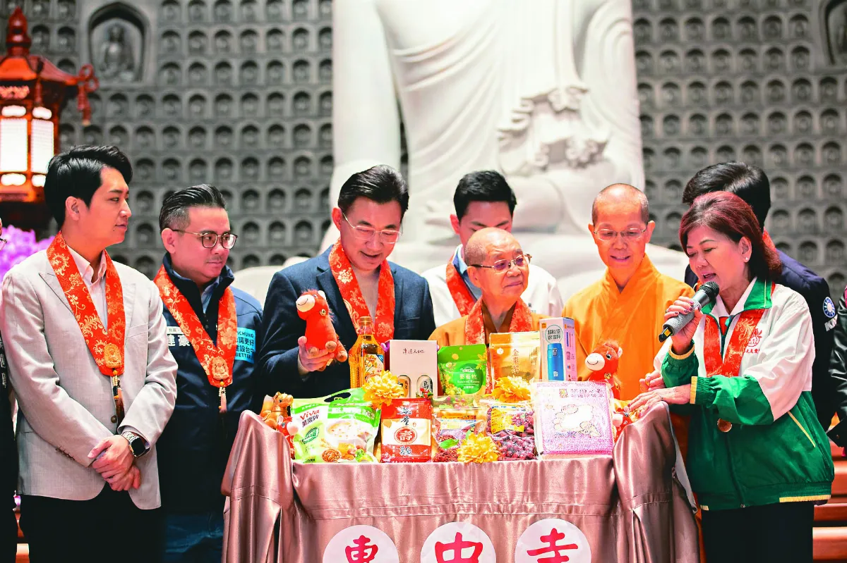 佛光山中區送暖 27年關懷5萬福田戶