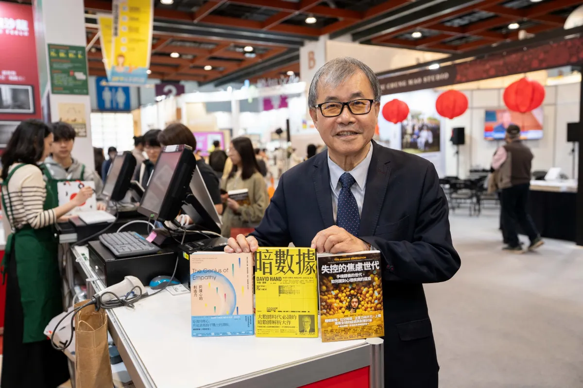 教長鄭英耀逛台北書展 鼓勵民眾藉閱讀學新知