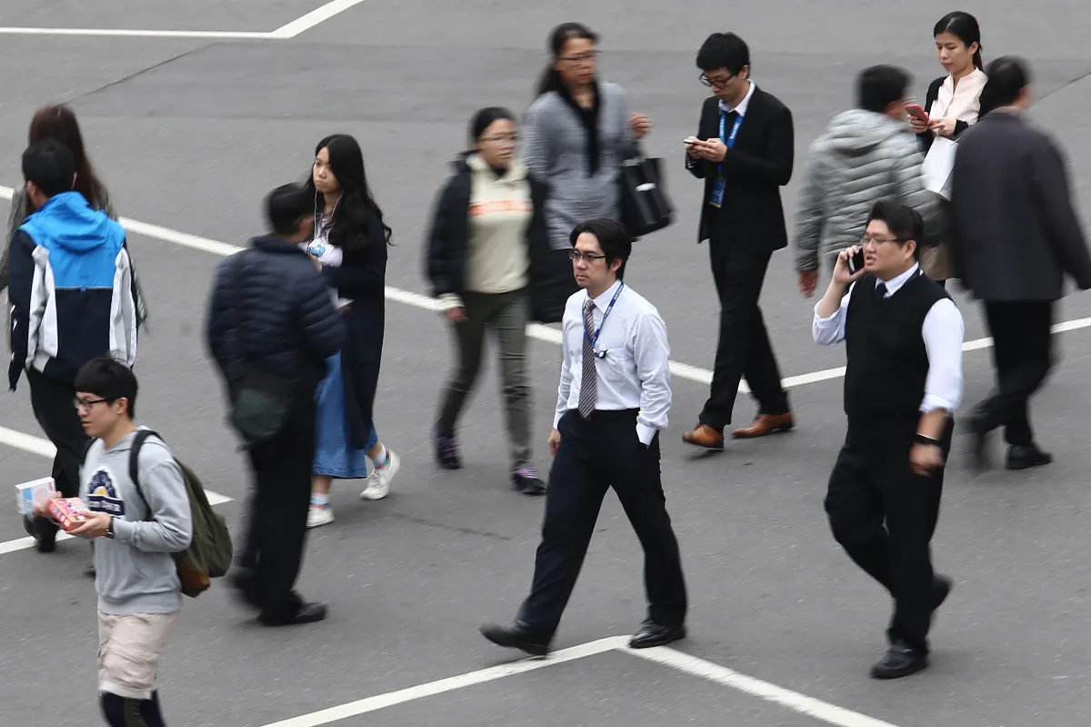 周休三日連署提案 勞動部回應了