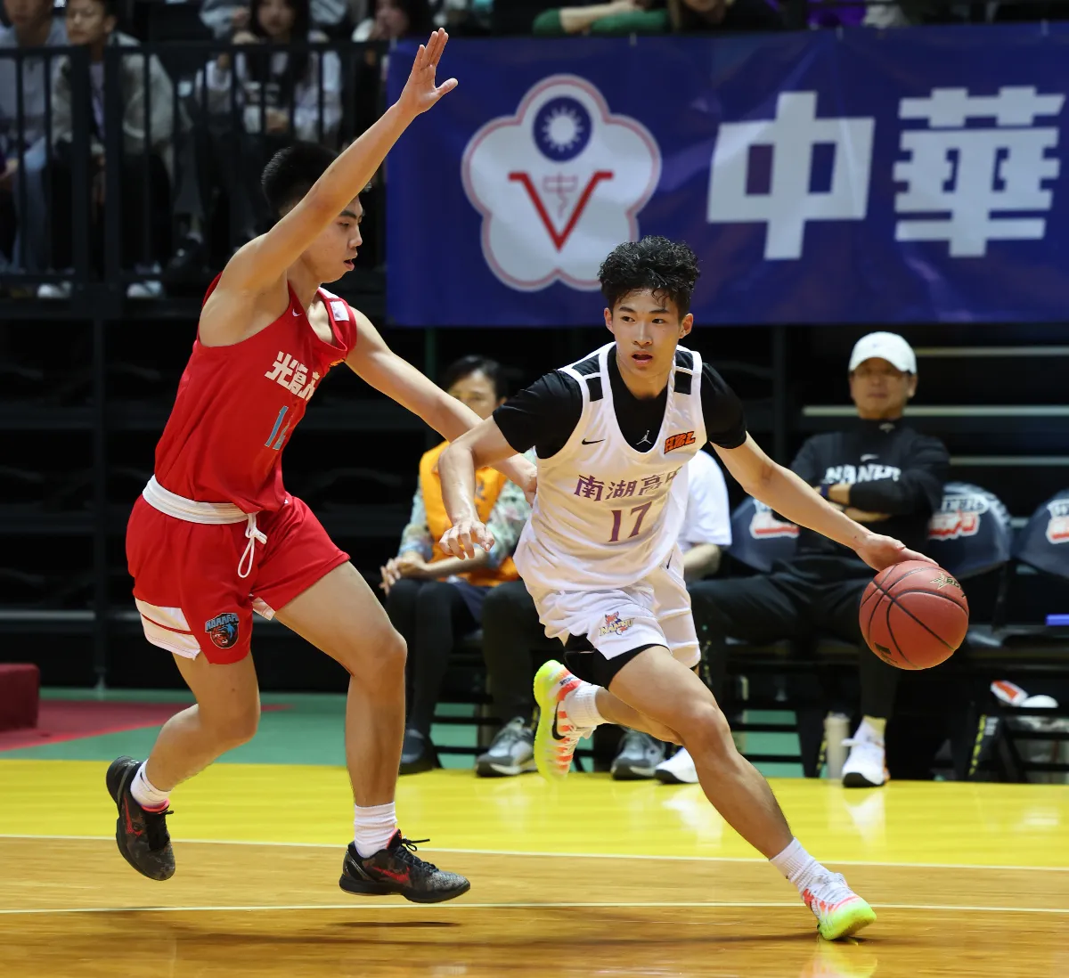 HBL／高一陳泓宇、王以勒心態超齡 南湖轟垮光復