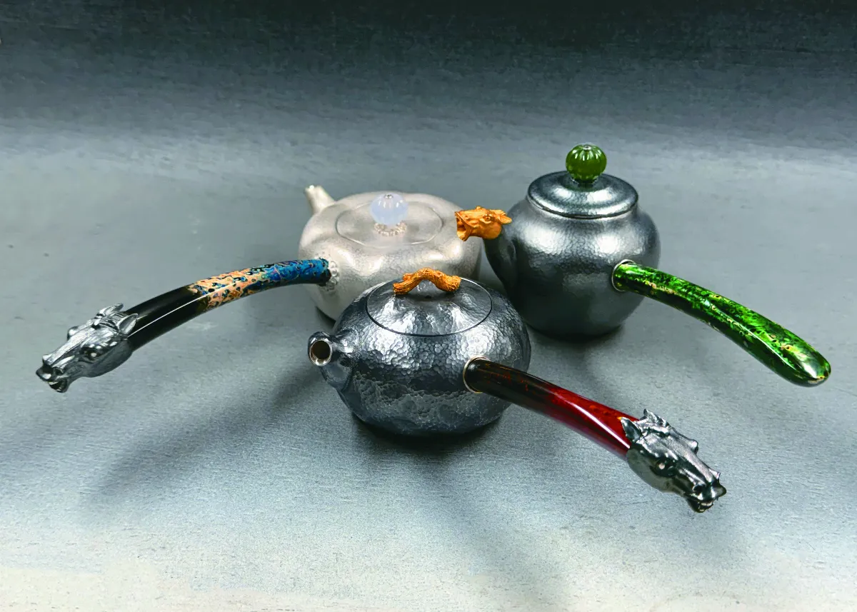 唯馬首是瞻之金銀壺瀹茶賀歲