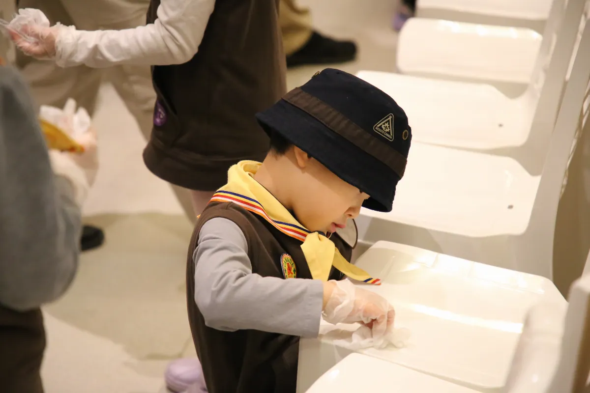 Fo Guang Shan Temple Year-End Community Clean-Up Unites Volunteers in Joyful Service