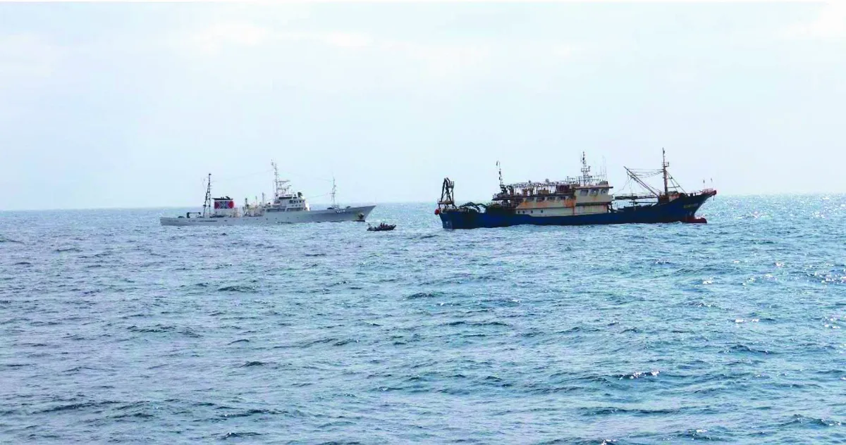 日本出動4船圍捕 扣押大陸漁船