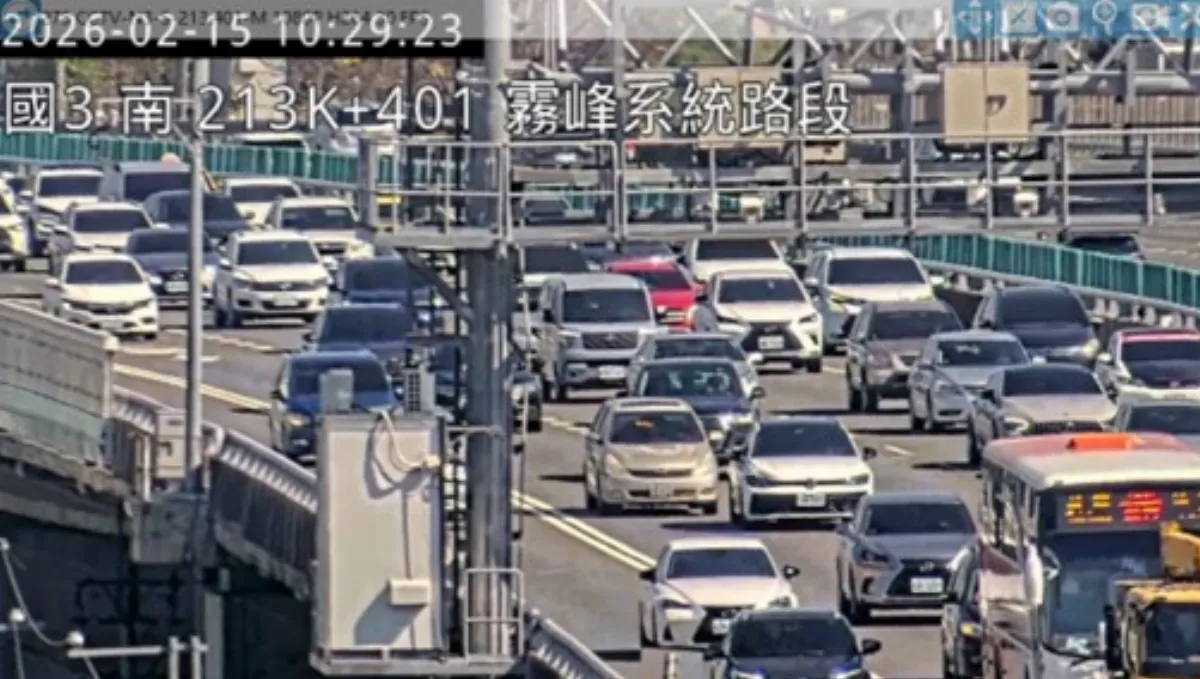 小年夜午前國1新竹、埔鹽段壅塞 國5車多估15時舒緩