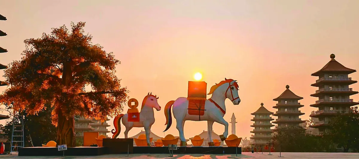 光照大千祈福 佛館行春吉祥一整年