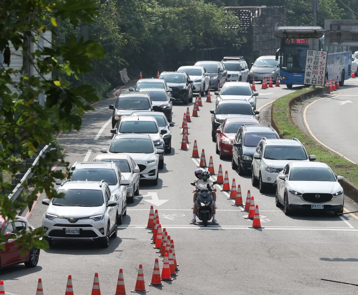 初三湧出遊車潮 省道18路段易壅塞