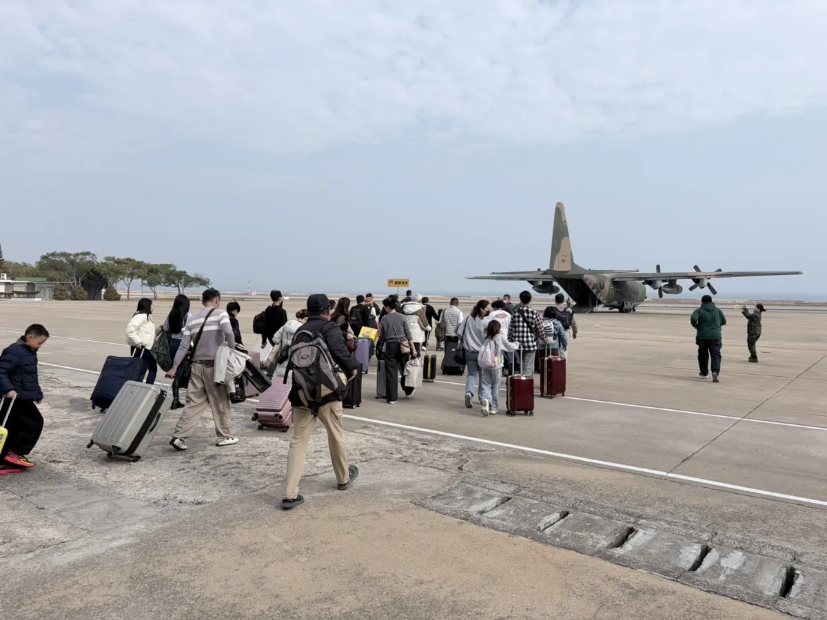 春節收假返工潮 軍機投入疏運金門航線增班近萬座位