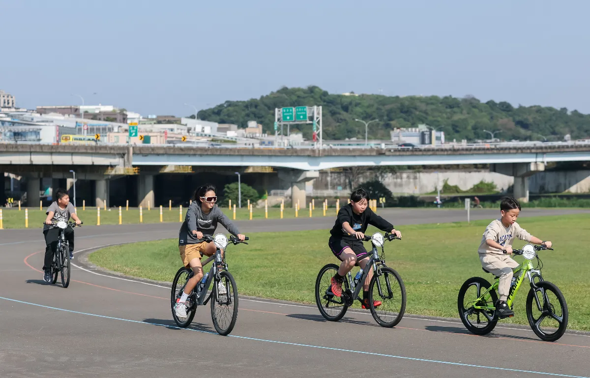 開工日全台暖洋洋 今台南33.2度、新北31.8度