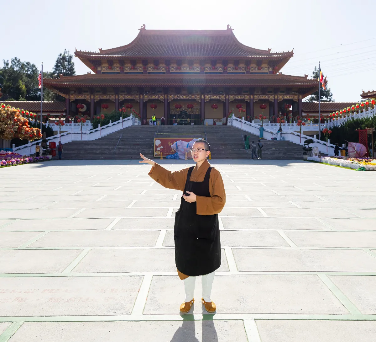 Day of Giving Volunteers Prepare Hsi Lai Temple for Lunar New Year, Celebrating Harmony and Shared Success