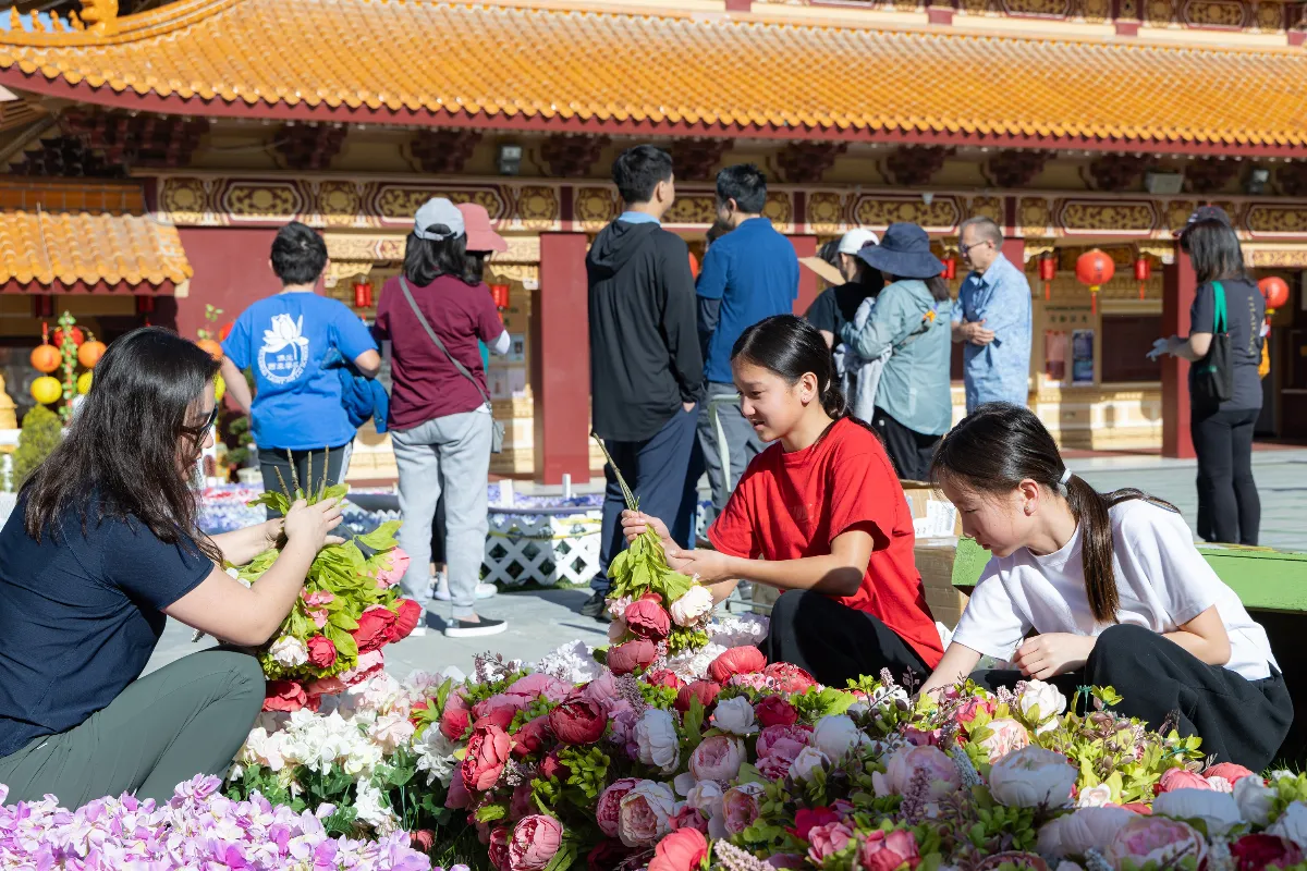 Day of Giving Volunteers Prepare Hsi Lai Temple for Lunar New Year, Celebrating Harmony and Shared Success