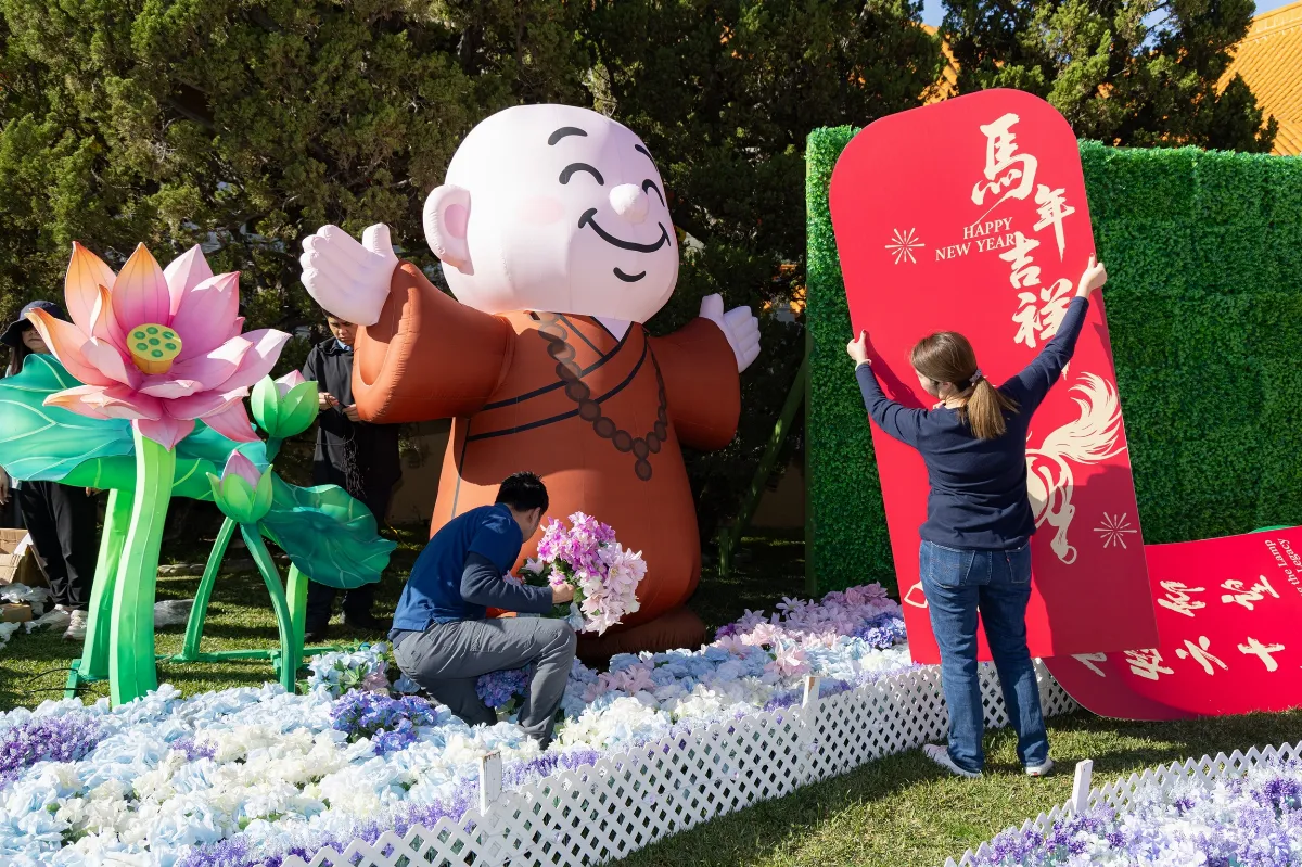 Day of Giving Volunteers Prepare Hsi Lai Temple for Lunar New Year, Celebrating Harmony and Shared Success