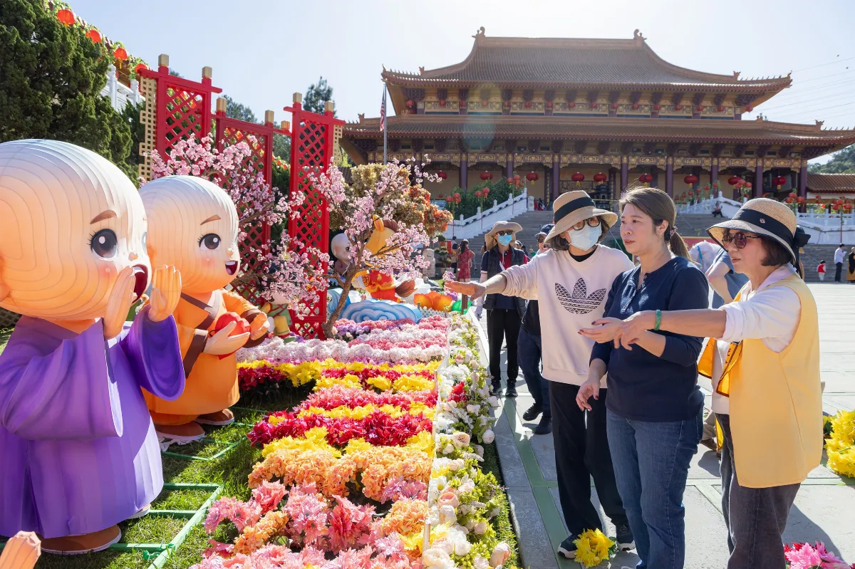 Day of Giving Volunteers Prepare Hsi Lai Temple for Lunar New Year, Celebrating Harmony and Shared Success