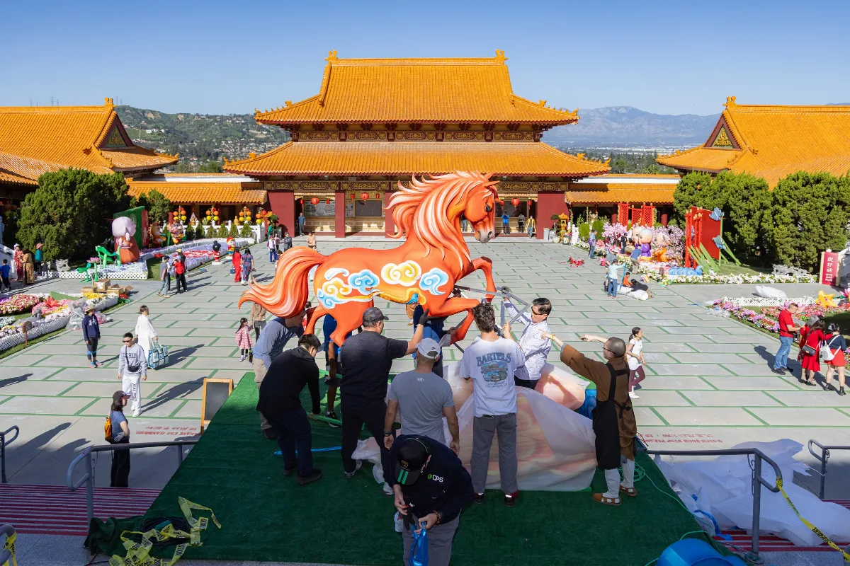 Day of Giving Volunteers Prepare Hsi Lai Temple for Lunar New Year, Celebrating Harmony and Shared Success