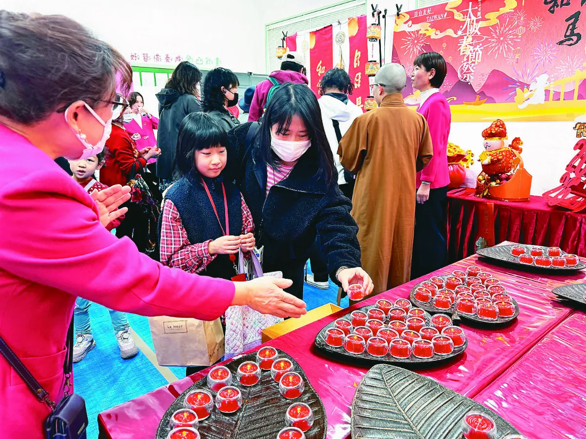日本大阪春節祭  佛光人設攤結緣