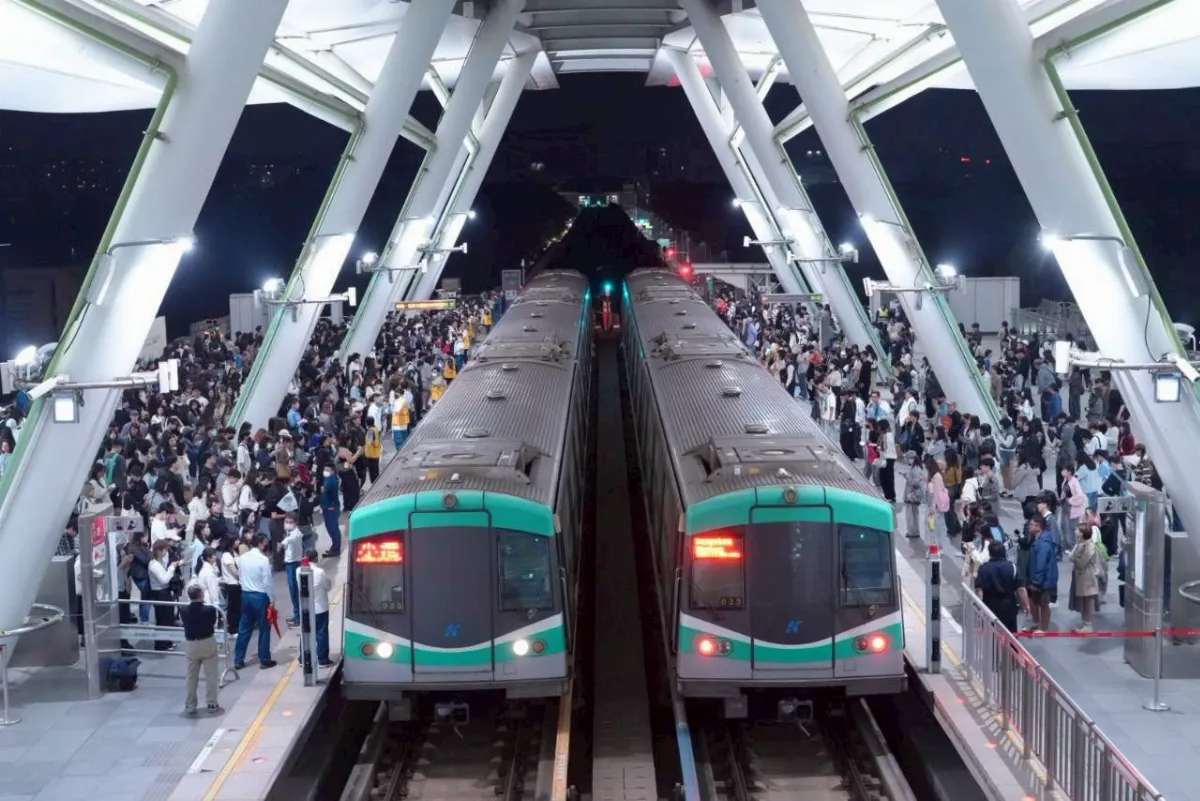 高雄捷運車廂少  民眾盼再加掛車廂