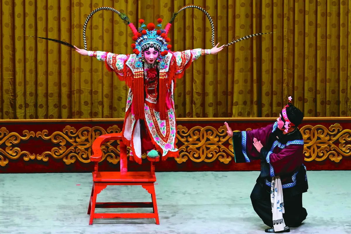 京劇椅子功 老戲曲重吸觀眾眼球