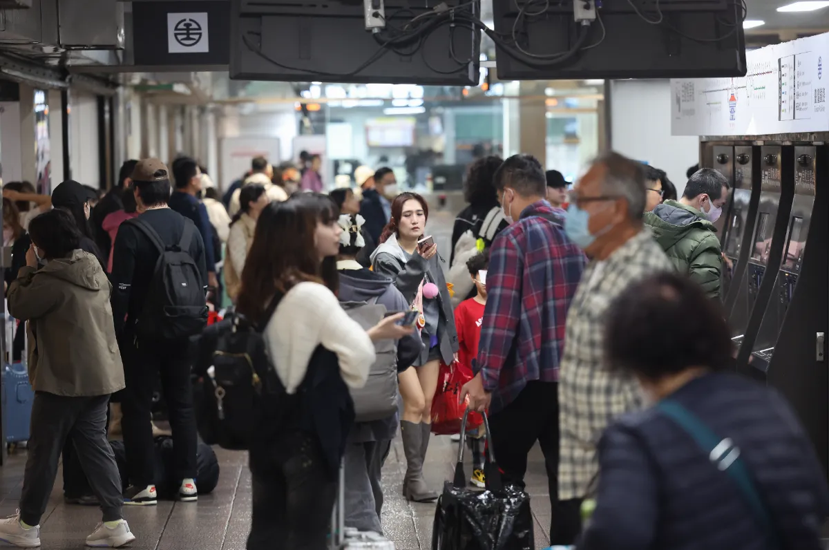 台鐵補票新制今上路 增設信用卡、行動支付