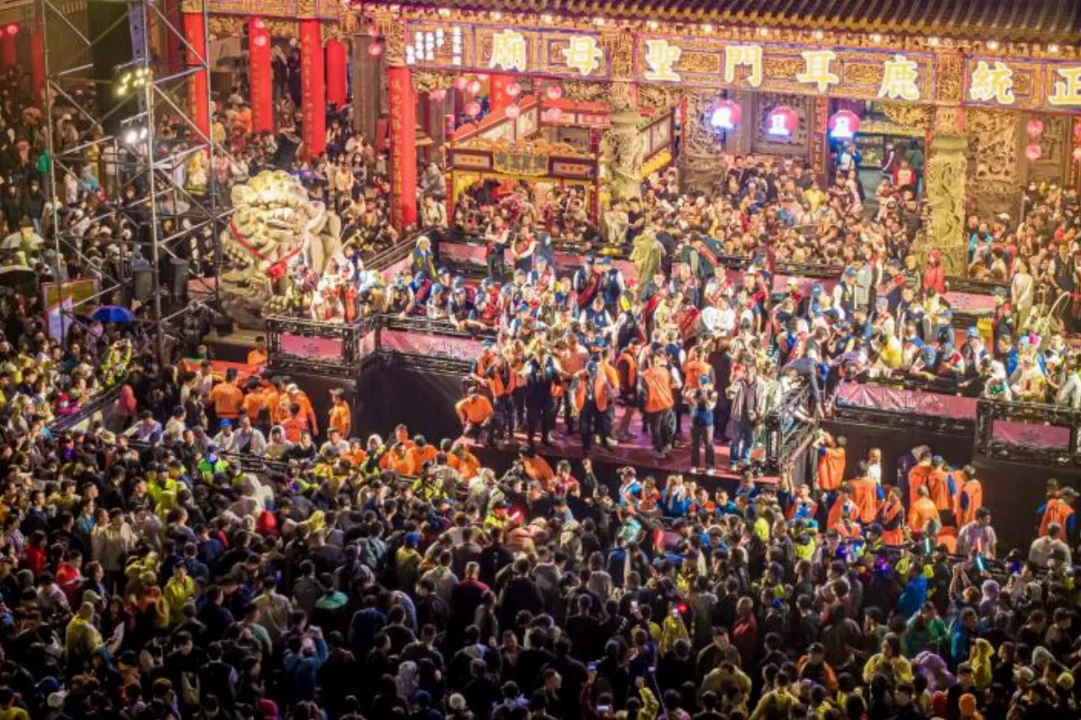 228連假逾百萬人潮湧台南  燈會蜂炮蘭展接力登場