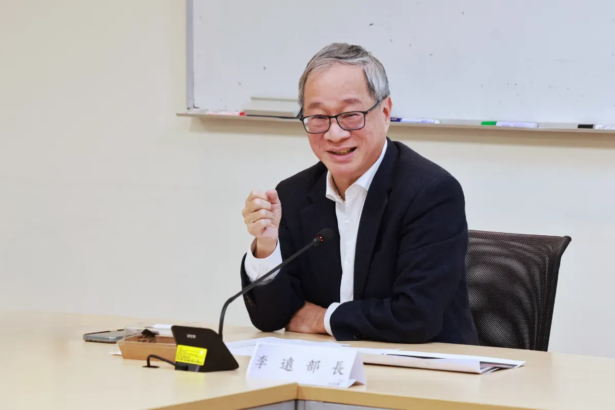 文化部長李遠跌倒左手臂骨折 文化部：一切平安 請各界放心