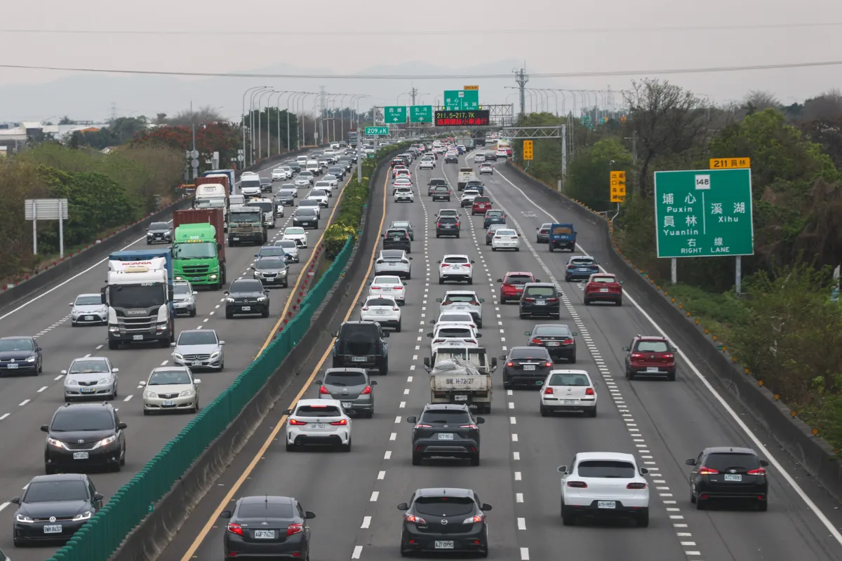 清明連假車潮估達1.5倍 國道前兩周實施單一費率7折