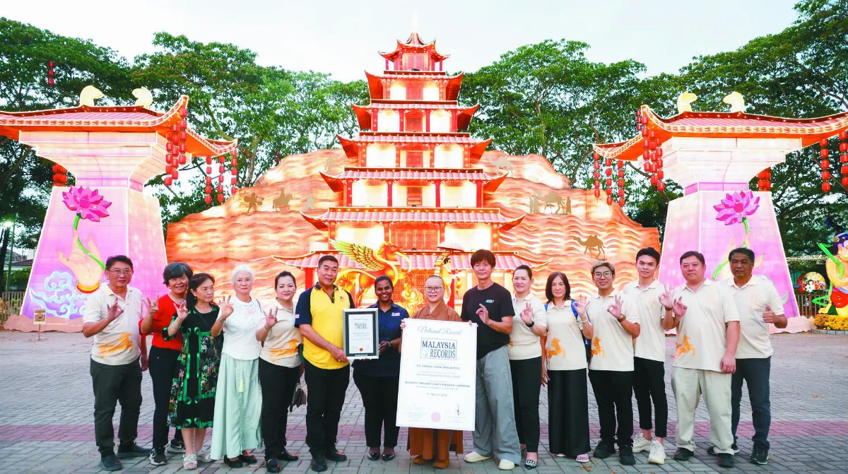 東禪寺莫高窟塔花燈 獲馬國最大花燈殊榮